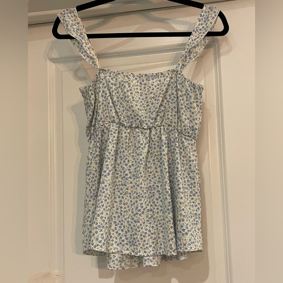 ⭐️Elegant Floral Smocked Camisole - Blue and White - Picture 3 of 3